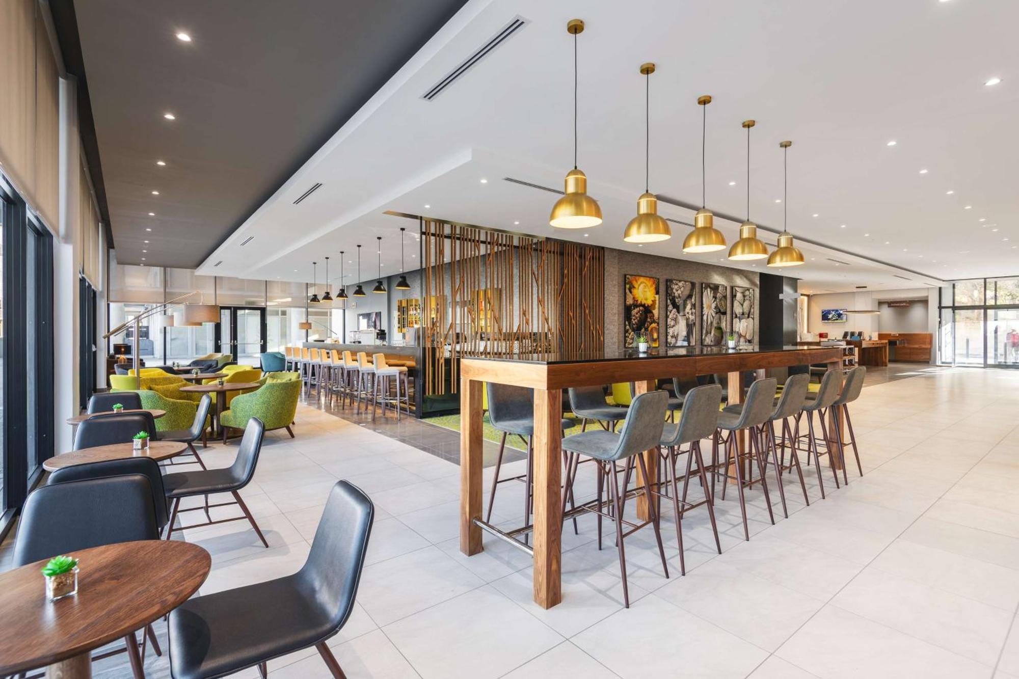 Hilton Garden Inn Windhoek Exterior photo